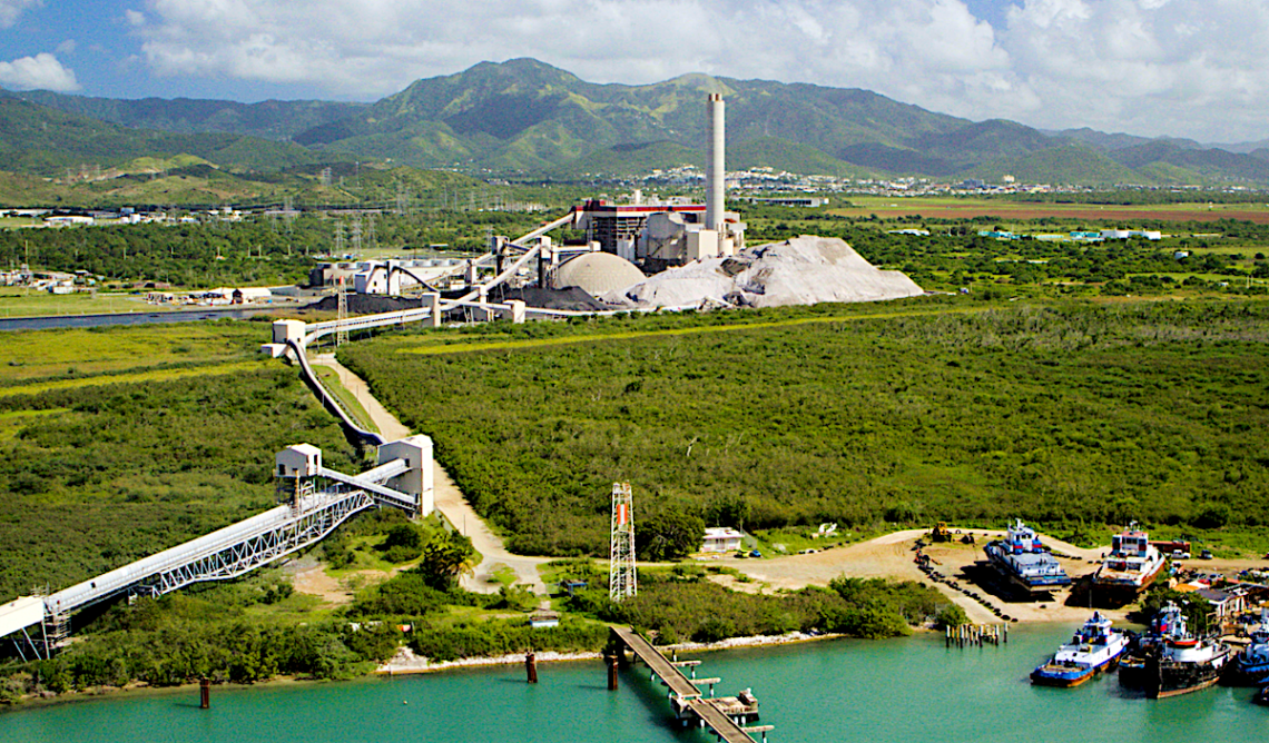 Carbonera de AES Puerto Rico, en Guayama. (Foto archivo)