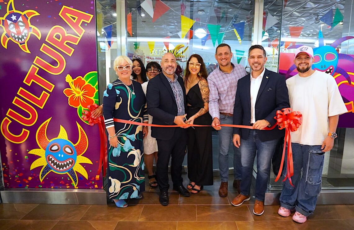 La exhibición, que estará abierta al público hasta el 4 de marzo, cuenta con varias máscaras de vejigantes, trajes de pasadas reinas, el Rey Momo, la historia del carnaval y los afiches de esta edición disponibles para el público en general. (Foto: Gobierno Municipal de Ponce / suministrada)