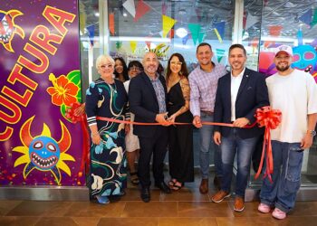 La exhibición, que estará abierta al público hasta el 4 de marzo, cuenta con varias máscaras de vejigantes, trajes de pasadas reinas, el Rey Momo, la historia del carnaval y los afiches de esta edición disponibles para el público en general. (Foto: Gobierno Municipal de Ponce / suministrada)