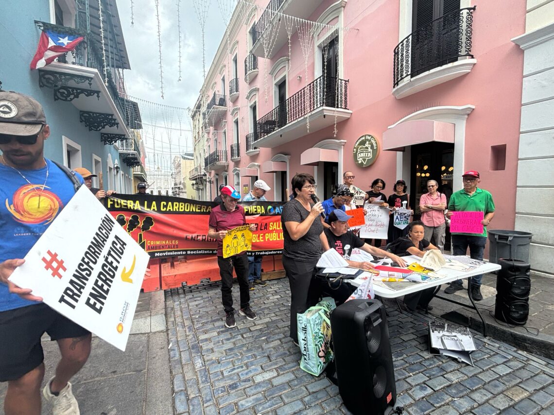 En conferencia de prensa, los activistas también tronaron contra el desprecio por la vida de personas afectadas por las emisiones tóxicas al aire, agua y suelo de la carbonera en Guayama. (Foto suministrada)