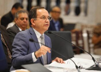 “Es un hecho incontrovertido que el doctor Ramos Otero no tiene la capacidad de administrar, supervisar y monitorear fondos federales”, sentenció hoy el presidente del Colegio de Médicos y Cirujanos, Carlos Díaz Vélez. (Foto suministrada)