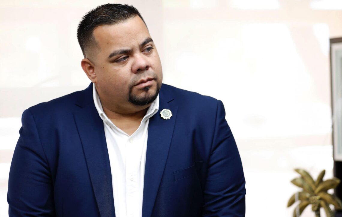 El cierre de la oficina de servicio de LUMA Energy en Utuado priva de atención directa a clientes de ese pueblo, de Jayuya, Adjuntas, Lares y Ciales, sentenció el legislador del Distrito 22, Joe Colón Rodríguez. (Foto: FB Joe “Joito” Colón)