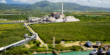 En el 2024, la carbonera cobró $426 millones por sus servicios de generación eléctrica al país, $157 millones más de lo que la compañía devengó en el año previo al rescate financiero del gobierno. (Foto archivo)