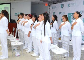 El programa, ofrecido completamente en español y en modalidad presencial, cuenta con la acreditación de la Commission on Collegiate Nursing Education (CCNE): prestigiosa distinción que confirma el compromiso de PHSU con la educación de excelencia y con estándares nacionales para la formación profesional en esta disciplina. (Foto suministrada)