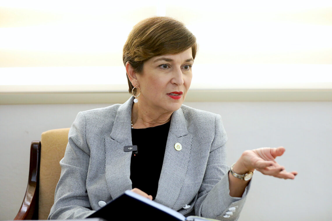 La nueva presidenta enfrenta el reto de liderar una institución con severos recortes de fondos locales y federales, con el plan de atraer a estudiantes de la diáspora puertorriqueña y comunidades latinas de EE. UU. a estudiar en la UPR. (Foto: Brandon Cruz / CPI)