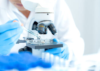 “Este financiamiento marca un momento clave en nuestra misión de ofrecer opciones de tratamiento más seguras y eficaces para quienes padecen endometriosis”, recalcó la doctora Annelyn Torres-Reverón, CEO de Sur180 Therapeutics. (Foto: iStock)