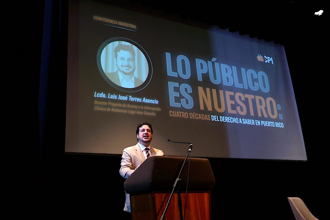 Para contrarrestar la propaganda de los funcionarios y los gobernantes, el licenciado Luis José Torres Asencio instó en su conferencia magistral a la prensa y a la ciudadanía a ejercer el derecho al acceso a la información con más frecuencia y vehemencia. (Foto: Brandon Cruz González | CPI)
