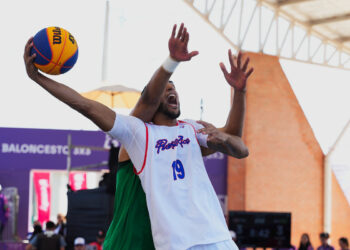 Kristhian Rivera #19 de Puerto Rico reacciona durante un encuentro con el equipo de Brasil en baloncesto 3x3 en Asunción 2025.
(Foto: Luis Licona)