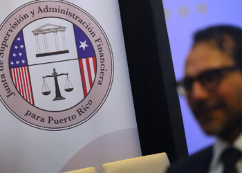 En su segundo término, el presidente de Estados Unidos Donald Trump y el movimiento Make America Great Again han decidido poner su estampa en la entidad creada por la ley federal PROMESA. Una vez más, la deuda de la Autoridad de Energía Eléctrica y la reconstrucción del sistema energético son el botín de guerra. (Foto: Ricardo Arduengo / CPI)
