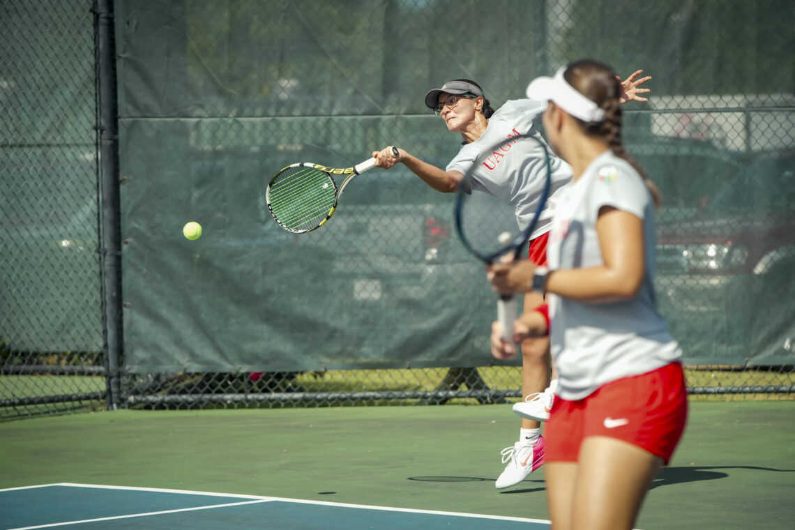 Las Taínas d ela UAGM llegan con cuatro raquetas en busqueda de la revalidacieon de campeonato en tenis. (Foto: LAI)