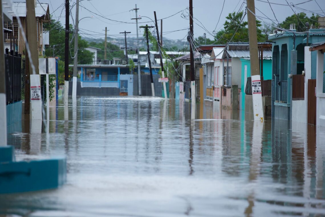 Solo en las pasadas seis horas han caído entre tres y cinco pulgadas de lluvia, causando inundaciones repentinas en la zona urbana, afirmó Carlos Alberto Pratdesaba Cruz, director de OMME. (Foto: suministrada)