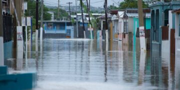 Solo en las pasadas seis horas han caído entre tres y cinco pulgadas de lluvia, causando inundaciones repentinas en la zona urbana, afirmó Carlos Alberto Pratdesaba Cruz, director de OMME. (Foto: suministrada)
