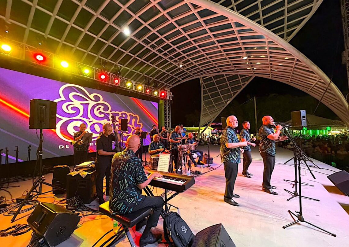 El Gran Combo anoche en la Plaza de Festivales Carlos Ruiz de Aguada. (Foto: Municipio de Aguada / FB)