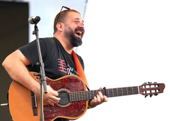 Juan Riestra y Los Bohíques se presentan hoy en el Mercado de Mujeres Empresarias de la Montaña. (Foto: Riestra y Los Bohíques / Facebook)