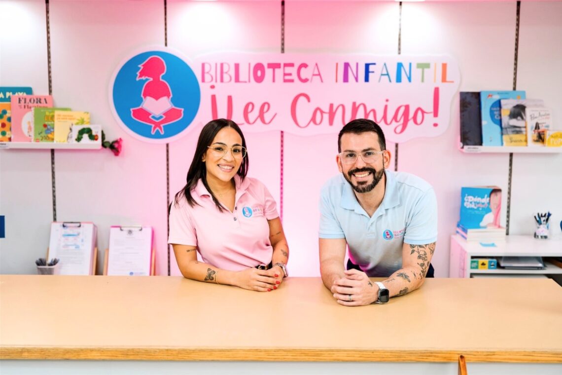 Gianlee Márquez y Juan Carlos Acevedo Gándara de Lee Conmigo. (Foto suministrada)
