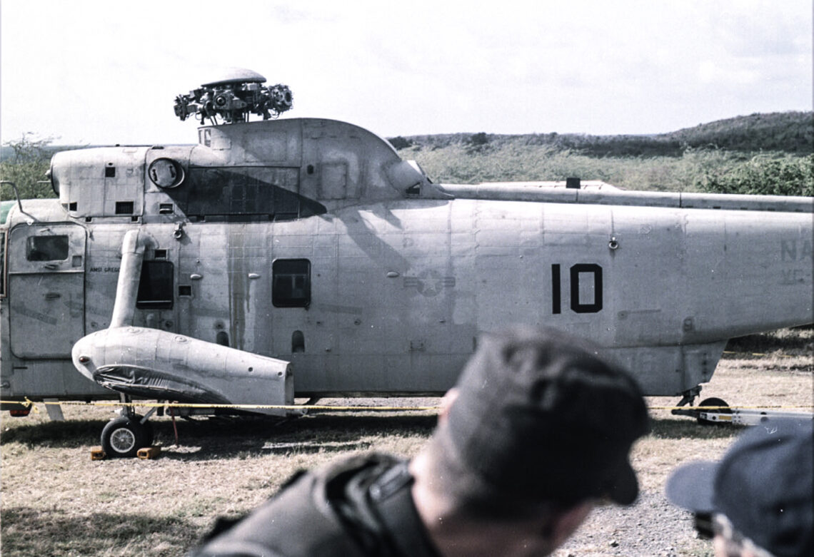 Personal federal llegó a Vieques en mayo del 2000 para arrestar a desobedientes civiles que protestaban en contra de la Marina de Estados Unidos en la Isla Municipio. Foto de archivo del semanario Claridad
