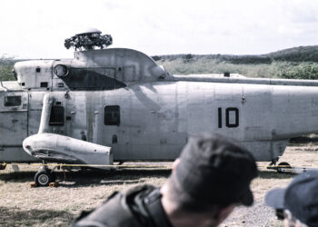 Personal federal llegó a Vieques en mayo del 2000 para arrestar a desobedientes civiles que protestaban en contra de la Marina de Estados Unidos en la Isla Municipio. Foto de archivo del semanario Claridad