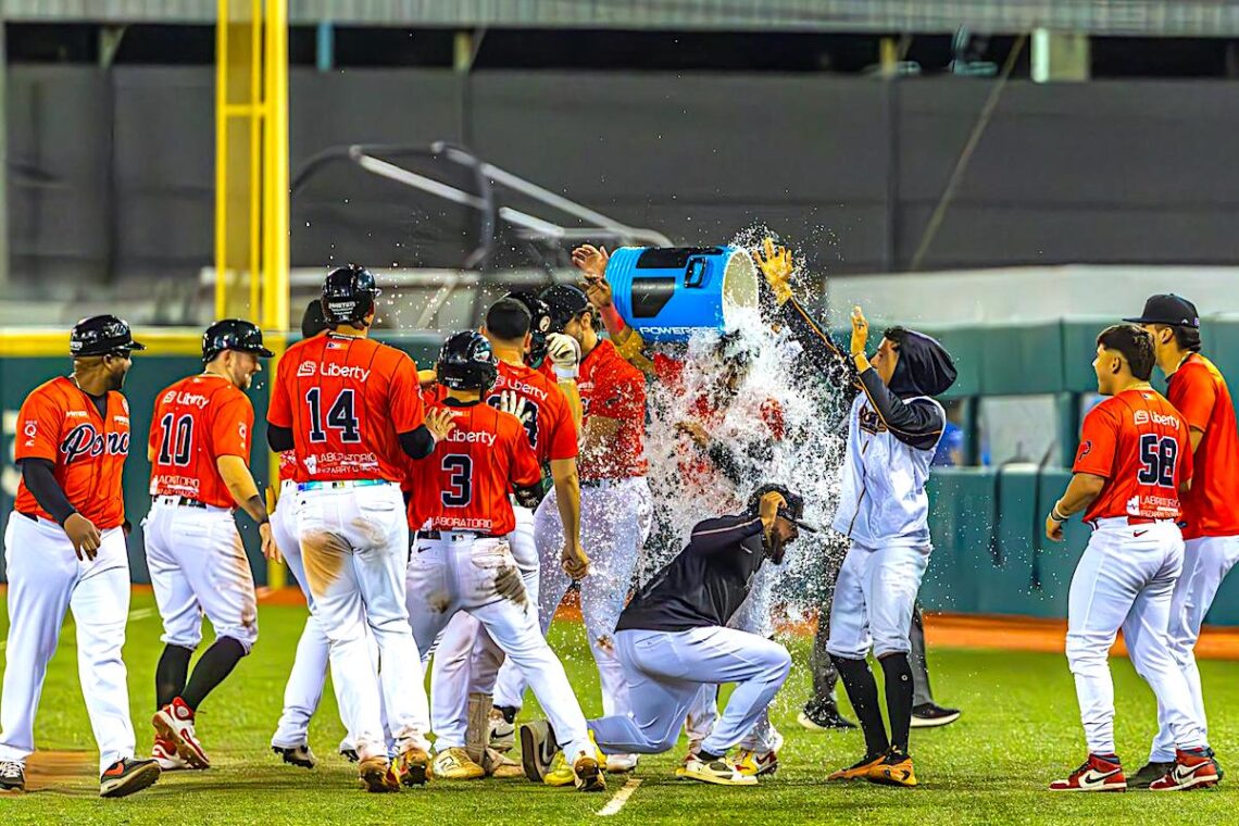 Los Leones continúan en la segunda posición del torneo con récord de 14-11. (Foto suministrada)