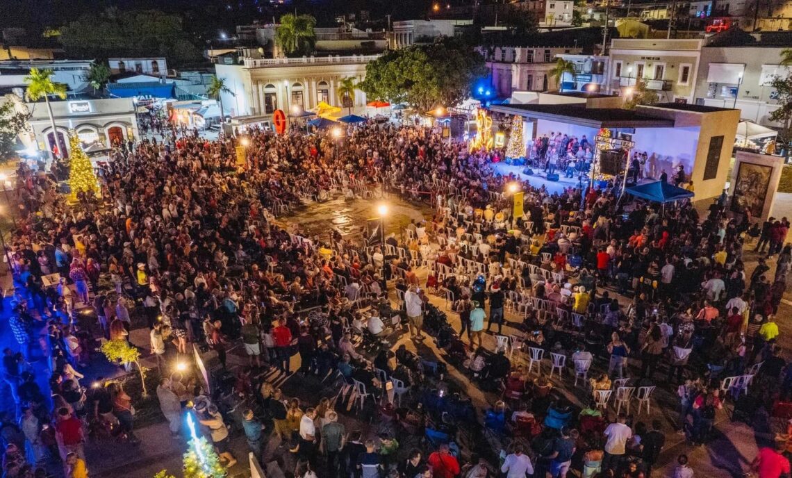 Plaza Fernando Pacheco de Yauco, donde este sábado y domingo se celebra el festival Navidad en el Cafetal. (Foto: FB Mun. Yauco)