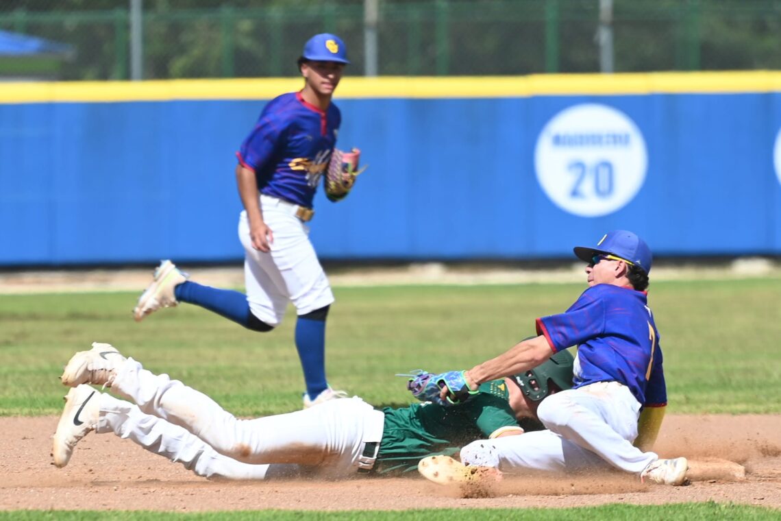Los Tigres de la UIPR vencieron a los campeones defensores Gryphons de la Caribbean en el primer partido de la serie semifinal de beģisbol de la LAI. (Foto: L. Minguela LAI)