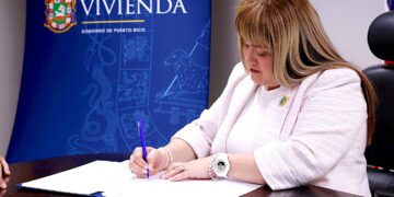 La secretaria del Departamento de la Vivienda, Ciary Pérez Peña. (Foto: Deoartamento de la Vivienda)