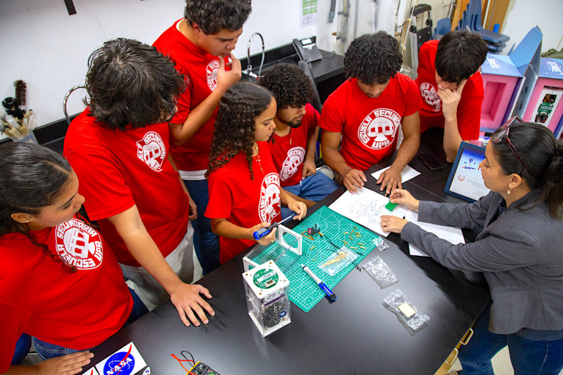Con la ayuda de asesores expertos, los estudiantes construirán y probarán su propuesta finalista en un vuelo suborbital patrocinado por la NASA. (Foto suministrada)