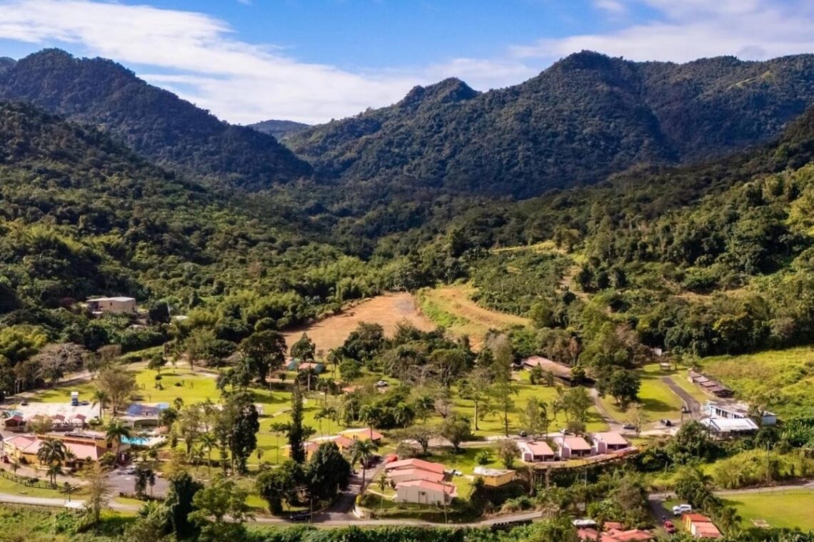 Adjuntas retoma el festejo más refrescante de la temporada para recibir a visitantes con un clima de paraíso y tres días de celebraciones. (Foto: FB Hacienda Villa Sotomayor)