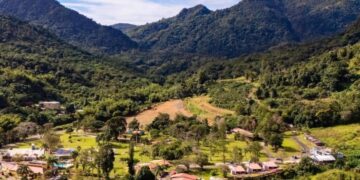 Adjuntas retoma el festejo más refrescante de la temporada para recibir a visitantes con un clima de paraíso y tres días de celebraciones. (Foto: FB Hacienda Villa Sotomayor)