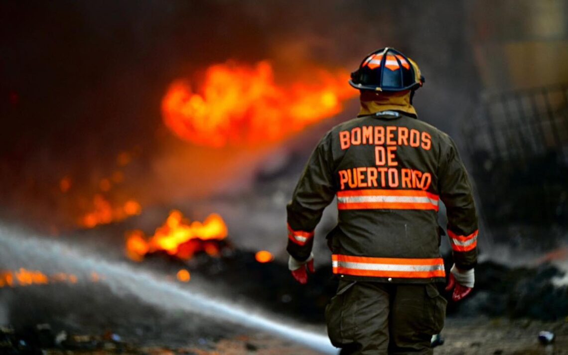 “La familia, encabezada por un pequeño constructor y su esposa ama de casa, lo perdió todo”, puntualizó el doctor Ramón Rodríguez Ramos. (Foto archivo)