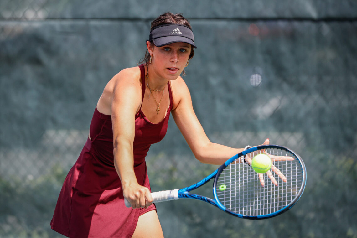 Tenista Amalia Bures en J30. (Foto suministrada)