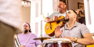 La extensa oferta musical de la Feria de Artesanías de Ponce se extenderá desde hoy hasta el domingo en la Plaza Las Delicias de Ponce. Foto: Animales Parranderos / Facebook)