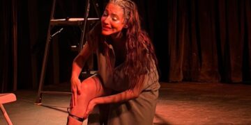 Alanis Manzano en el monólogo “Todavía no”. (Foto suministrada)