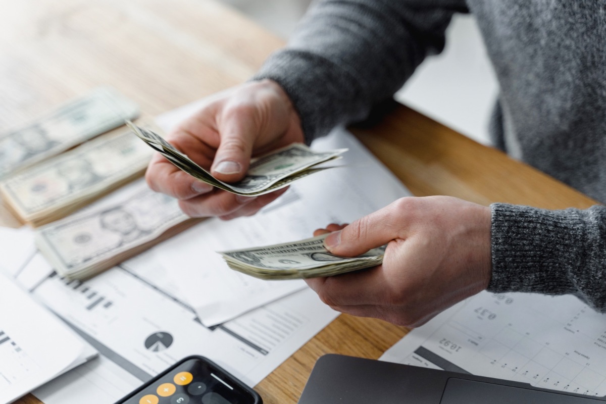 Otro golpe al bolsillo: aprueban nuevo aumento en la tarifa de luz