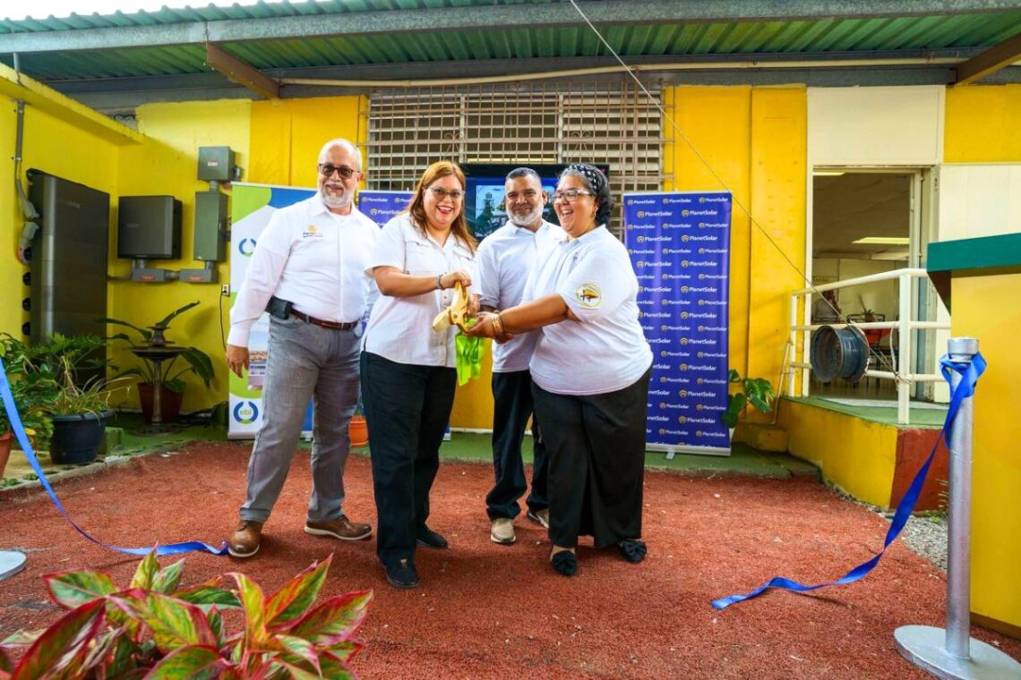 Instalan sistema de energía solar en cocina comunitaria El Pesebre en Ponce. (Foto suministrada)