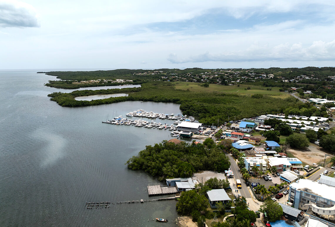 Vista aérea de la costa de Cabo Rojo. (Foto: Abimael Medina / CPI)