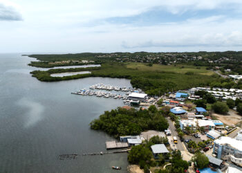 Vista aérea de la costa de Cabo Rojo. (Foto: Abimael Medina / CPI)
