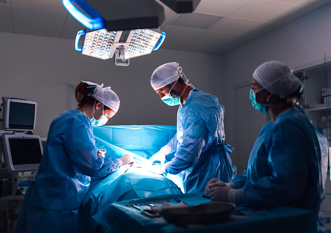 El Sistema de Salud Menonita celebra la aprobación de su tercer programa de residencia: Cirugía General en Cayey, con currículo de vanguardia y enfoque en la retención de talento médico isleño. (Foto: iStock)