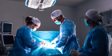 El Sistema de Salud Menonita celebra la aprobación de su tercer programa de residencia: Cirugía General en Cayey, con currículo de vanguardia y enfoque en la retención de talento médico isleño. (Foto: iStock)