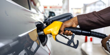 En solo una semana, la gasolina regular subió 12 centavos y el diésel 24 centavos por litro. (Foto: iStock)