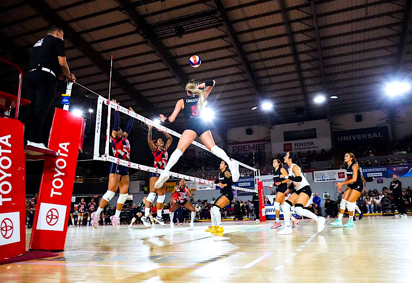 Leonas destronan a las Criollas y avanzan a la final