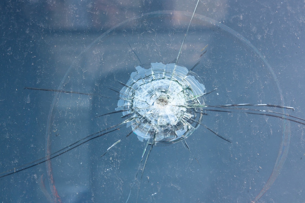 Reportan daños a vehículo  por impactos de bala en Yauco