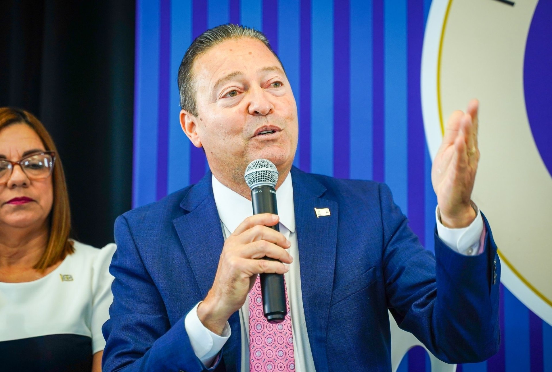 Alcalde de Cataño anuncia proceso médico por cáncer de médula ósea