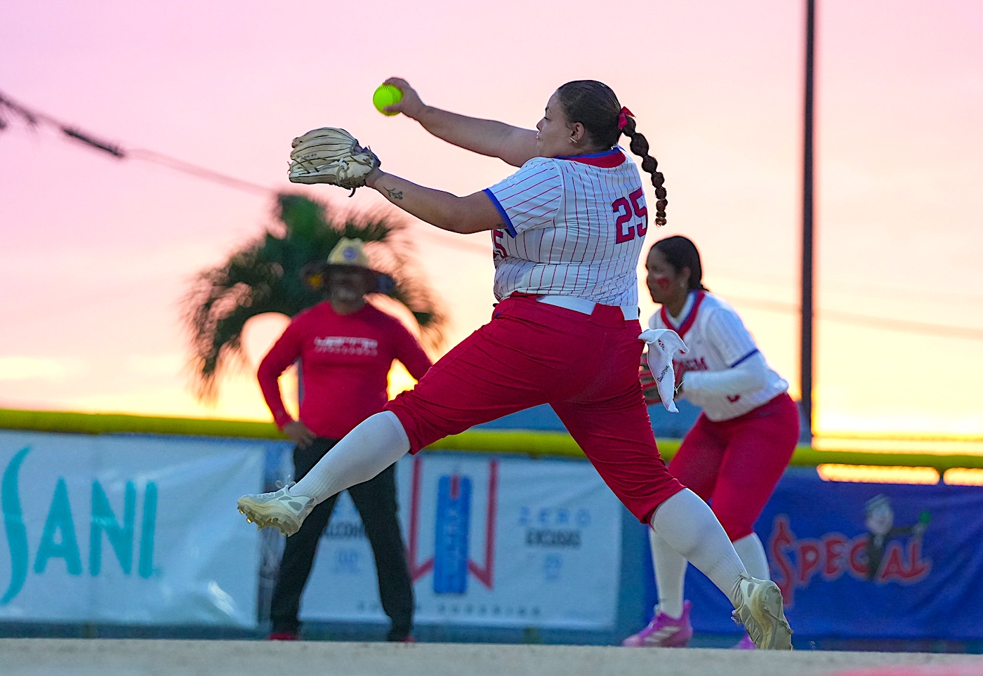 Taínas se llevan en el primero de la serie final ante la Jerezanas
