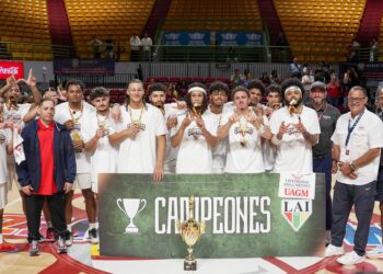 Lo lograron. La UAGM y Leo Arill le dieron el primer campeonato de balocesto a la UAGM.jpeg (Foto: Luis Ortizo/LAI)