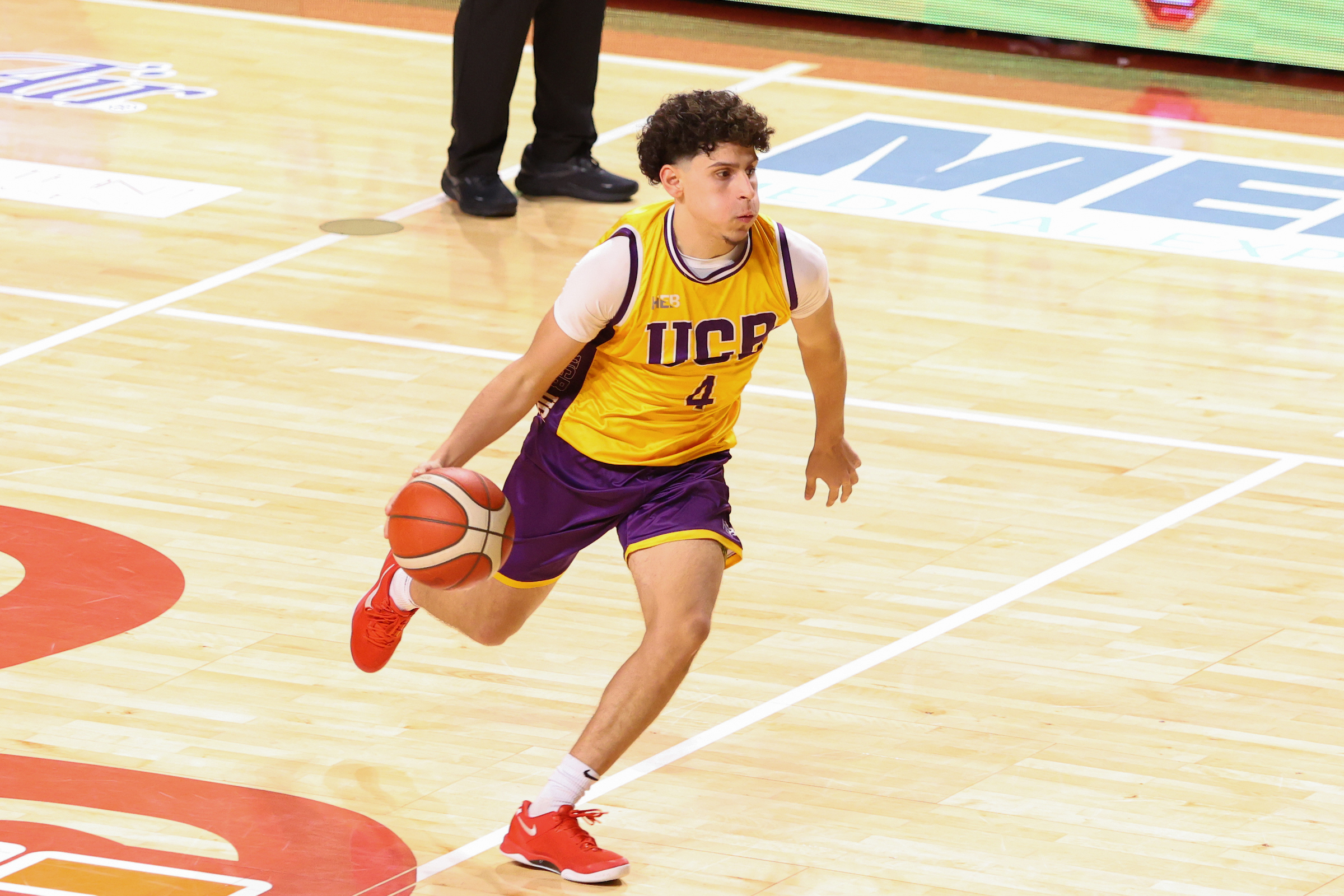 LAI: Halcones y Delfines extienden las semifinales del baloncesto masculino