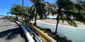 Una tubería provisional se instaló para desviar el flujo de aguas sanitarias. (Foto: Gabriela Carrasquillo Piñeiro | CPPI)