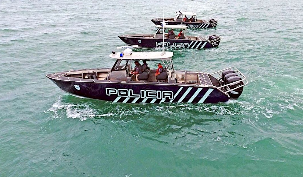 Buscan a hombre arrastrado por el mar en playa de Manatí