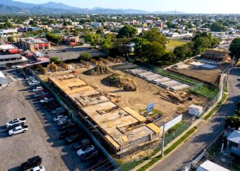 A lo largo y ancho de sus dos niveles, cada residencia brindará 1,500 pies cuadrados de espacio habitable, con tres dormitorios, tres baños, un estudio versátil y dos plazas de aparcamiento privadas. (Foto suministrada)