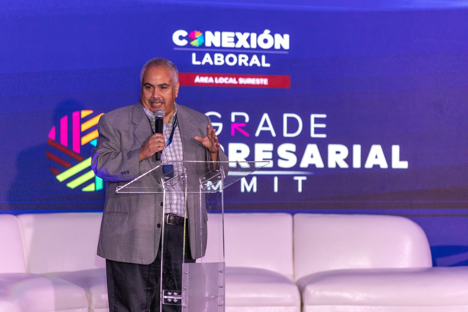 Empresarios del sureste analizan cómo impulsar la economía en la zona