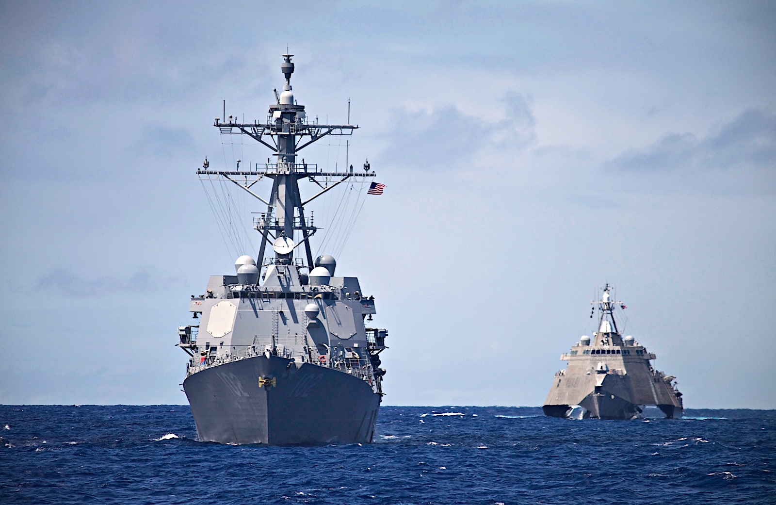 Comando Central niega que iraníes atacaron buque de Estados Unidos